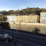 In | Saint-paul & Parking Апартаменты
